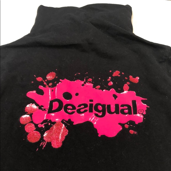 Tops - Picture 2 of 5